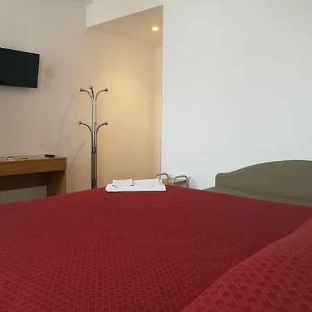 Piccola Firenze ホテル *